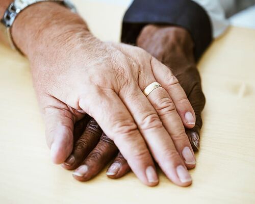 hands-couple-love-valentines-day
