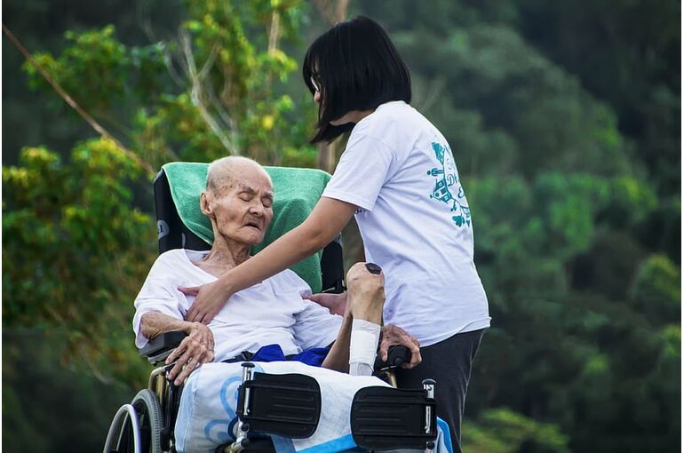 hospice-caring-nursing-care
