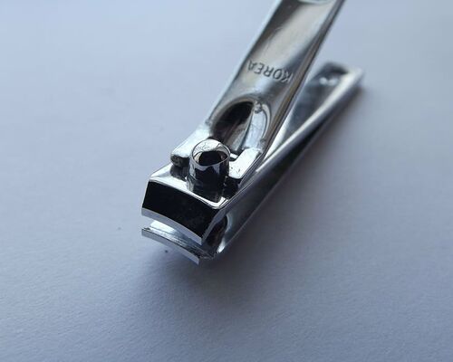 nail-clippers-cut-nails-nail-scissors-court